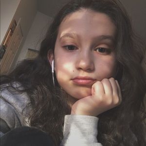 Meet your Posher, Maya